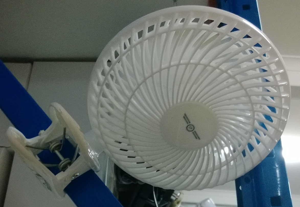 Clip on Fan 150mm for circulation in Grow tents  - does not turn/oscillate